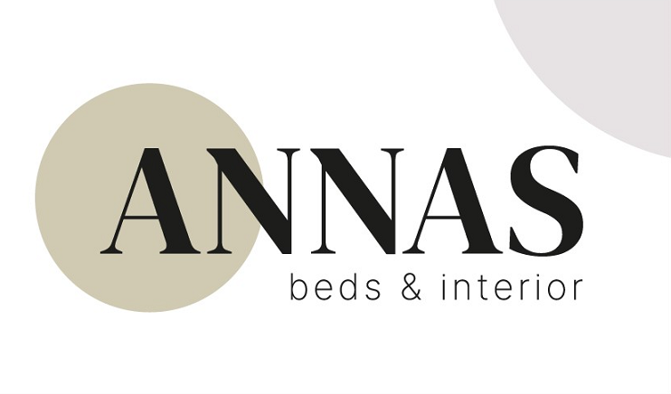 Annas bed and interior